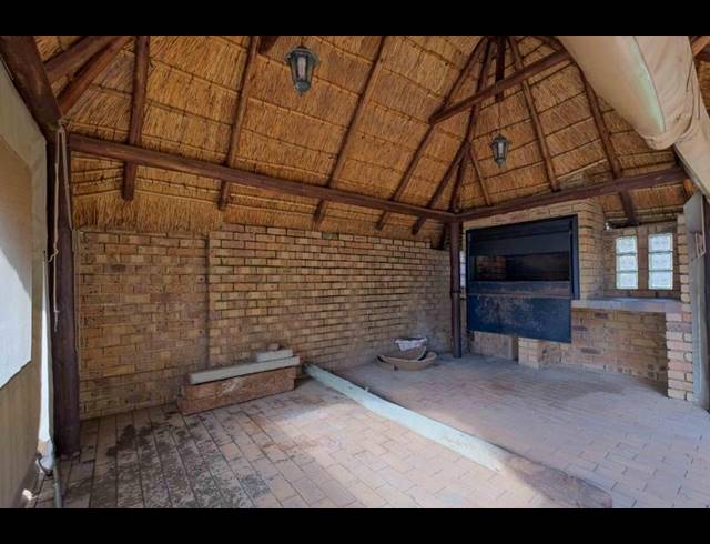 3 BEDROOM TOWNHOUSE FOR SALE IN WIERDAGLEN ESTATE